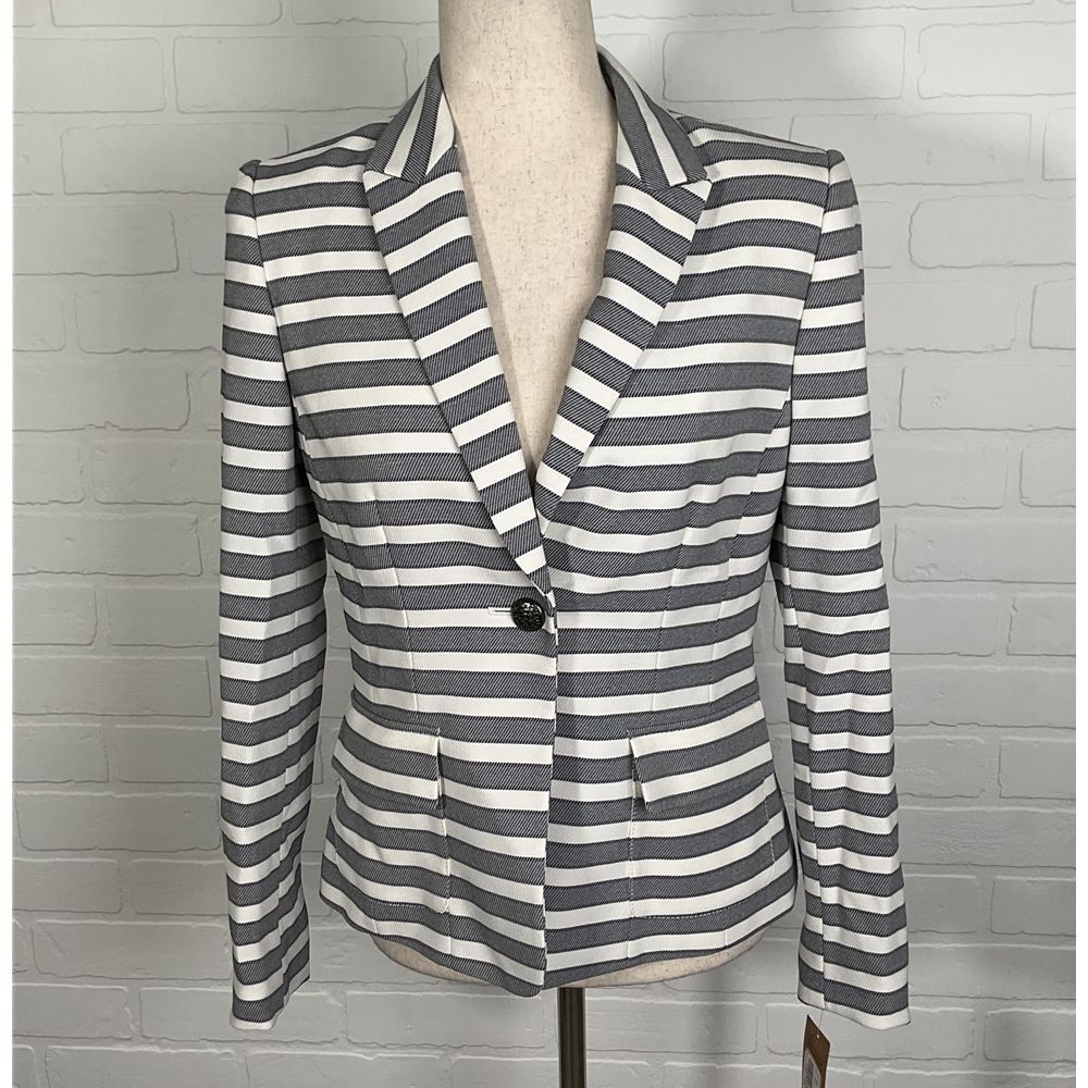 Cremieux Blazer Women 4 Gray Blue Vivian Silver Shield Button Career‎ Casual